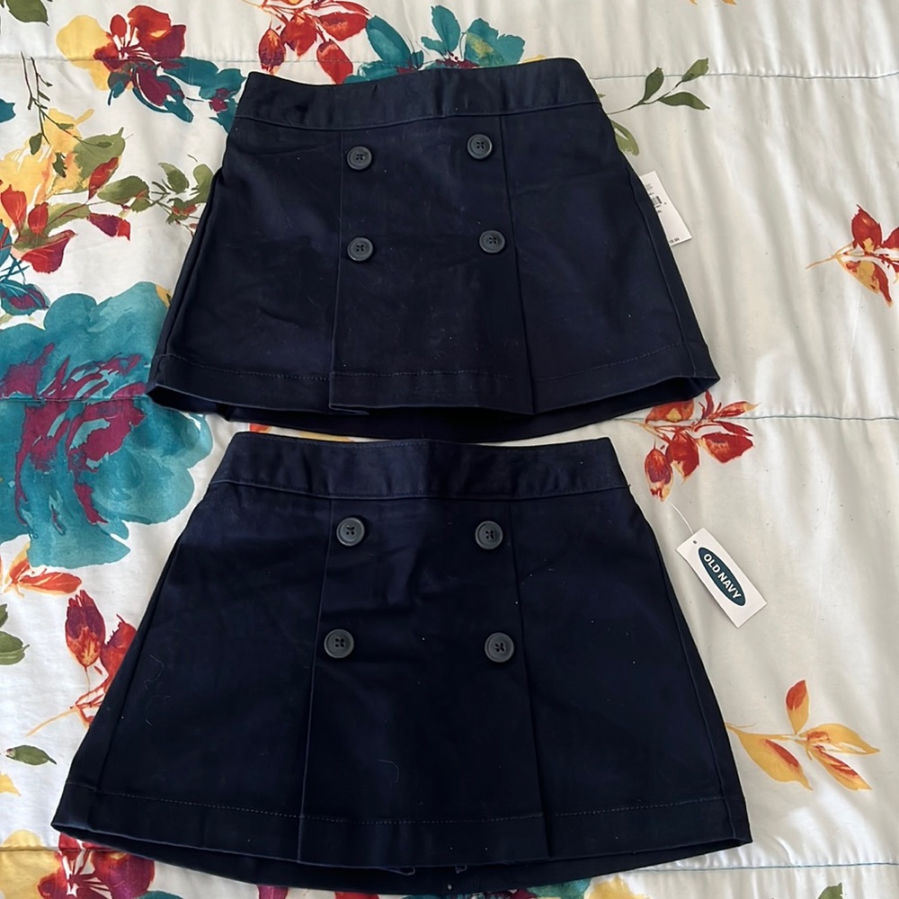 2 uniform skorts. Size 5
